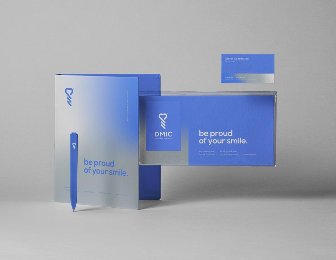 DMIC 亞科診所品牌logo-vi設(shè)計(jì)，明亮輕藍(lán)紫色搭配略灰色