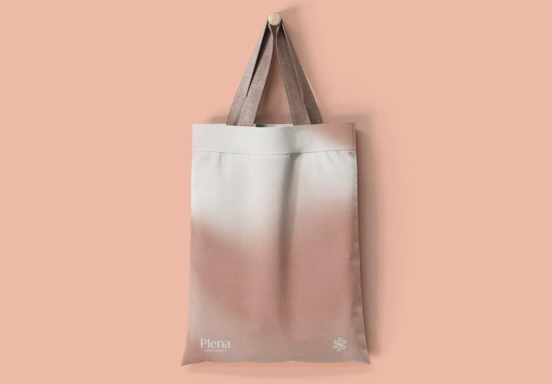 Plena皮膚科美容護理診所logo設計品牌vi形象設計，綠粉雙色漸變風格