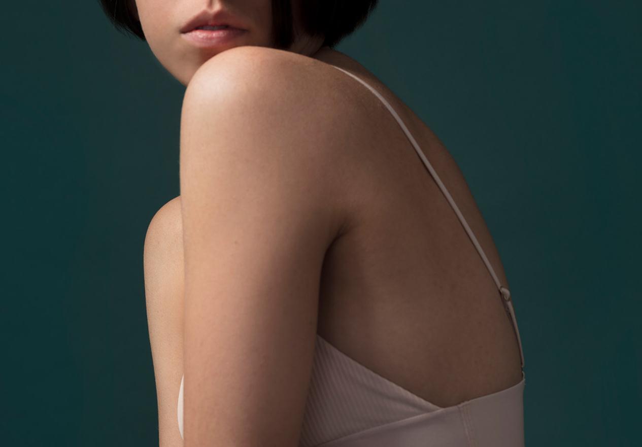 Musāh 美容整形外科診所品牌視覺形象VI設計，藍綠色粉色三色搭配