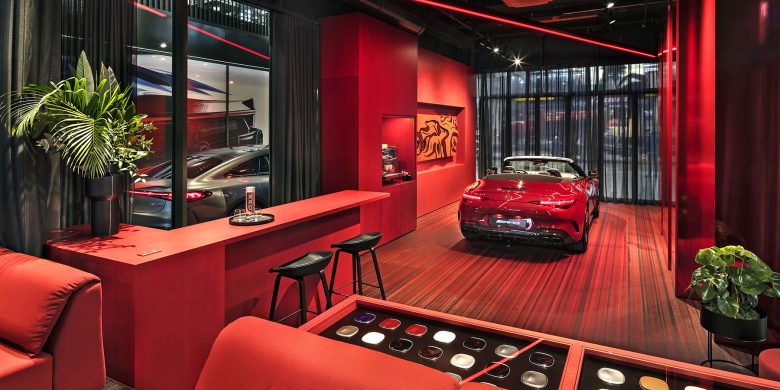 奔馳汽車私人沙龍咨詢店鋪空間設(shè)計“炫酷紅色”風格