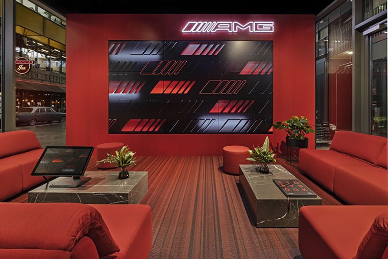奔馳汽車私人沙龍咨詢店鋪空間設(shè)計“炫酷紅色”風格