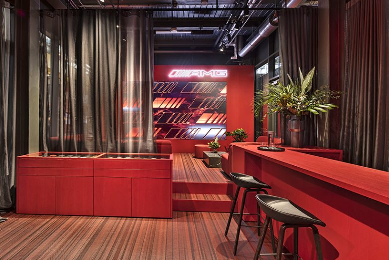 奔馳汽車私人沙龍咨詢店鋪空間設(shè)計“炫酷紅色”風格