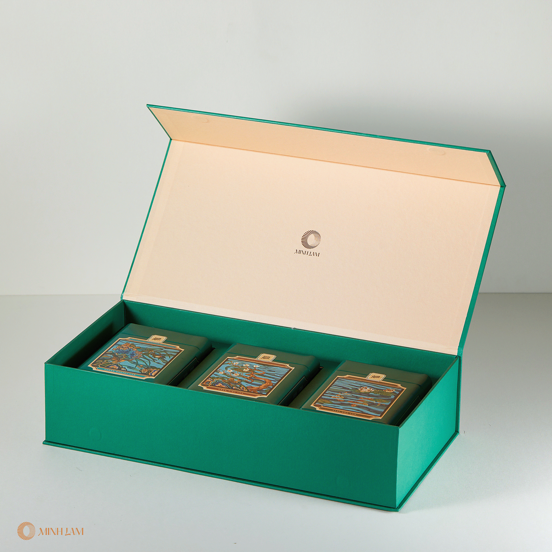 嵐曲越南茶葉包裝設計，借鑒中國古韻景物繪畫精髓