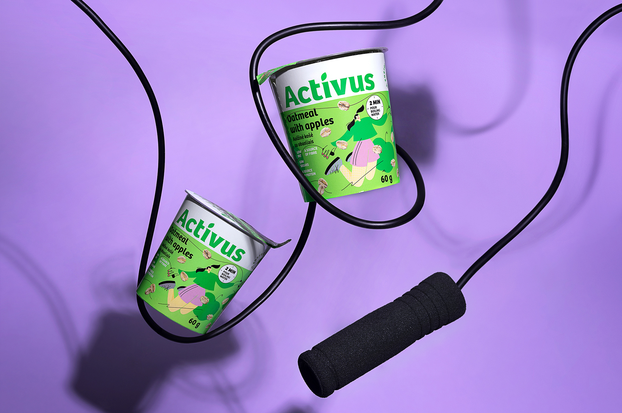 ACTIVUS 杯裝健康速食早餐或午餐包裝設計，比例夸張的活力人物插畫