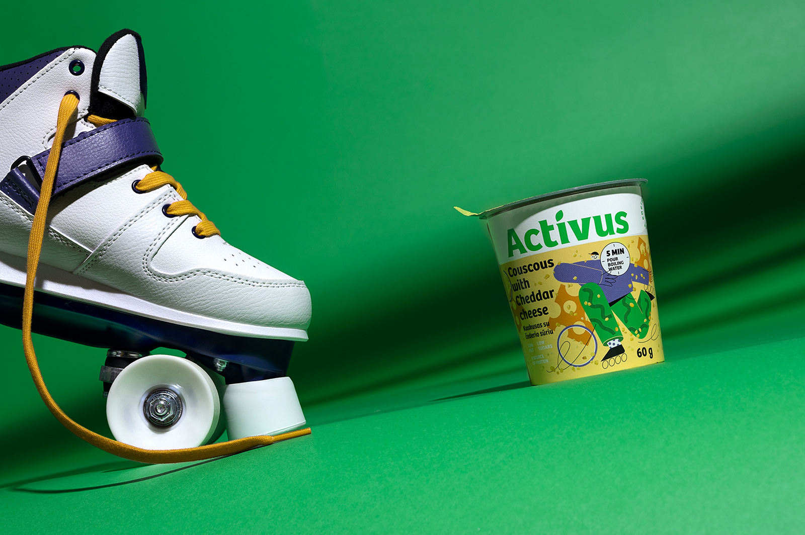 ACTIVUS 杯裝健康速食早餐午餐包裝設計，比例夸張的活力人物插畫