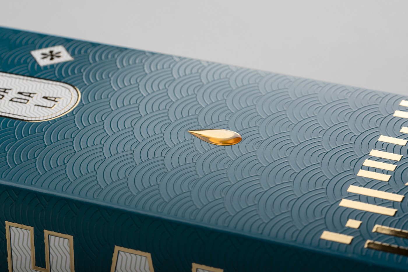 BADALA 精釀啤酒包裝設計“波紋金箔浮雕裝飾”風格