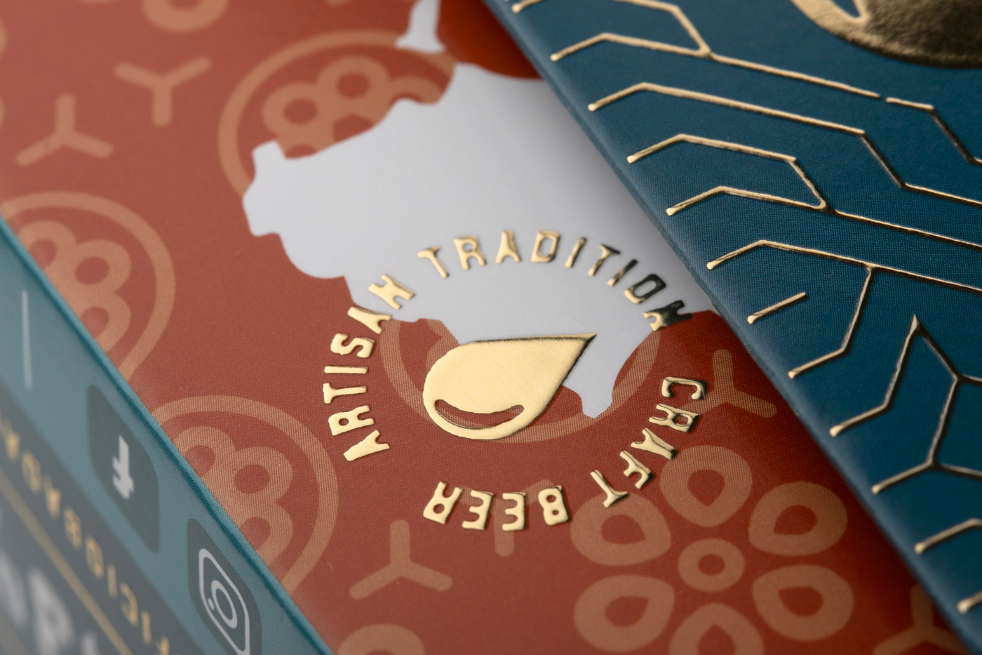 BADALA 精釀啤酒包裝設計“波紋金箔浮雕裝飾”風格