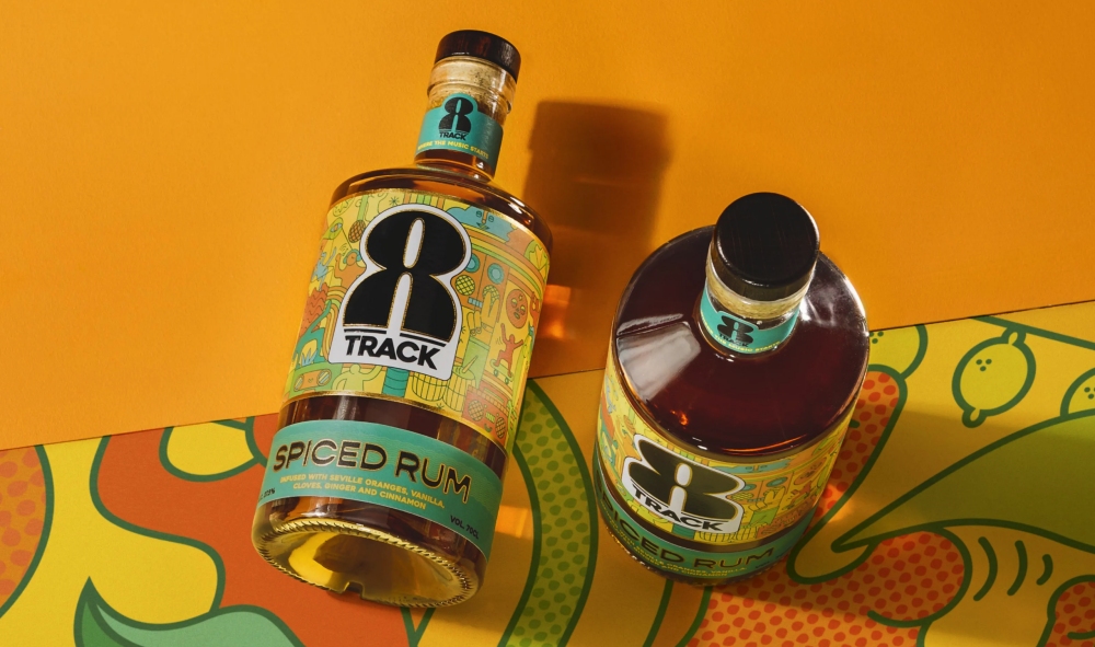 8TRACK香料朗姆酒品牌創(chuàng)建-logo設(shè)計(jì)包裝設(shè)計(jì)，結(jié)合音樂文化線條時(shí)尚插畫元素
