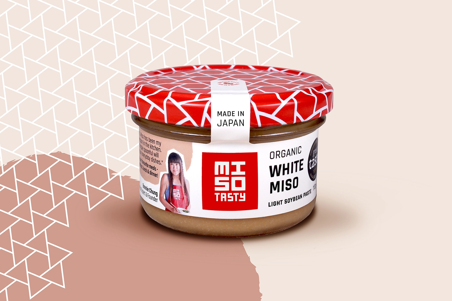 Miso Tasty日式味增調(diào)味品包裝設(shè)計(jì)，突出品牌logo與三角組合圖案識(shí)別元素