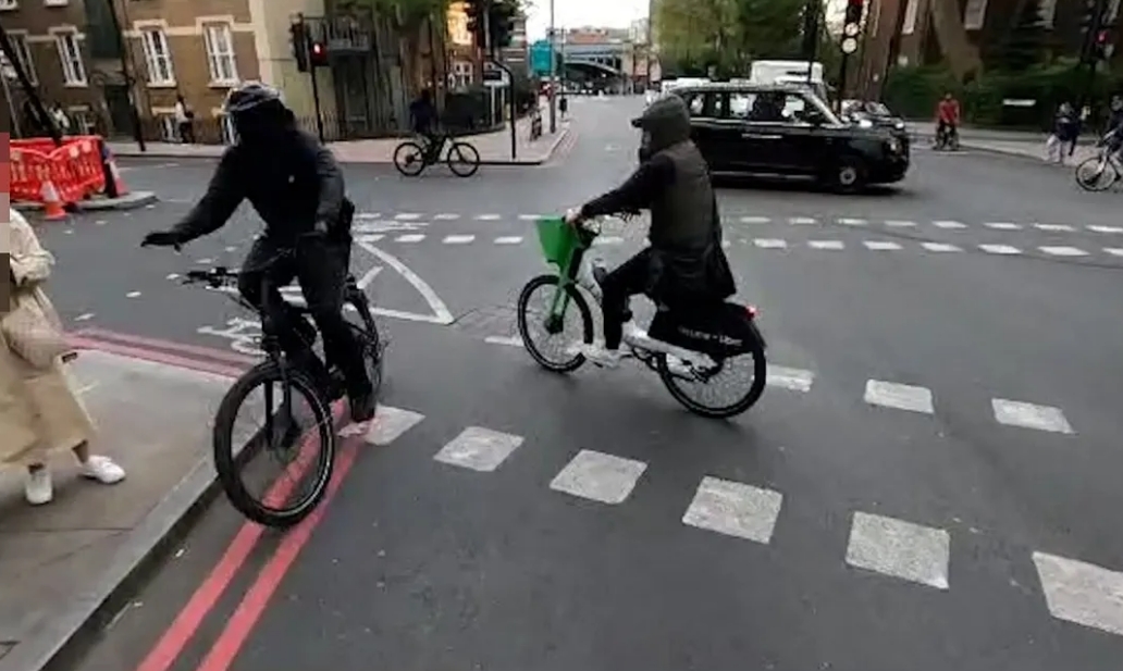 旁觀者效應(yīng)-6個您需要注意的黑暗心理學(xué)技巧及正面營銷思考