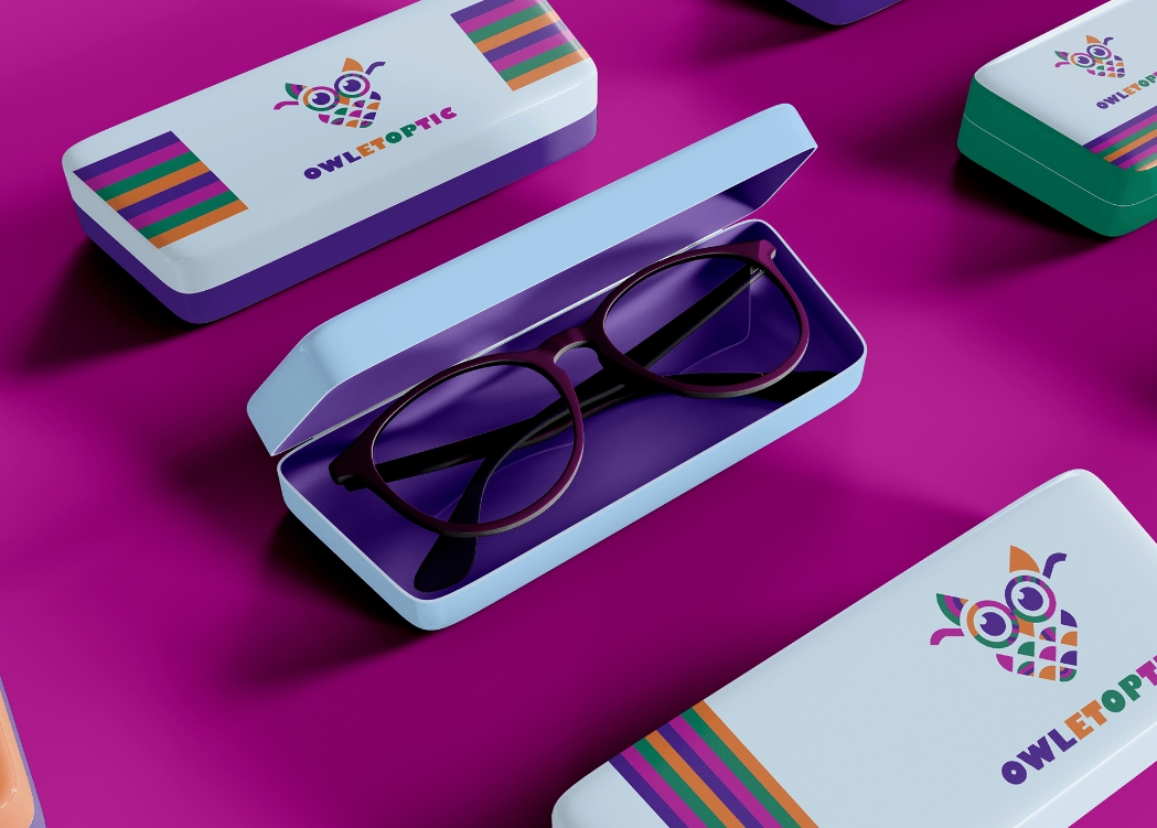 OWLETOPTIC兒童眼鏡品牌logo設(shè)計(jì)“彩色貓頭鷹”圖形