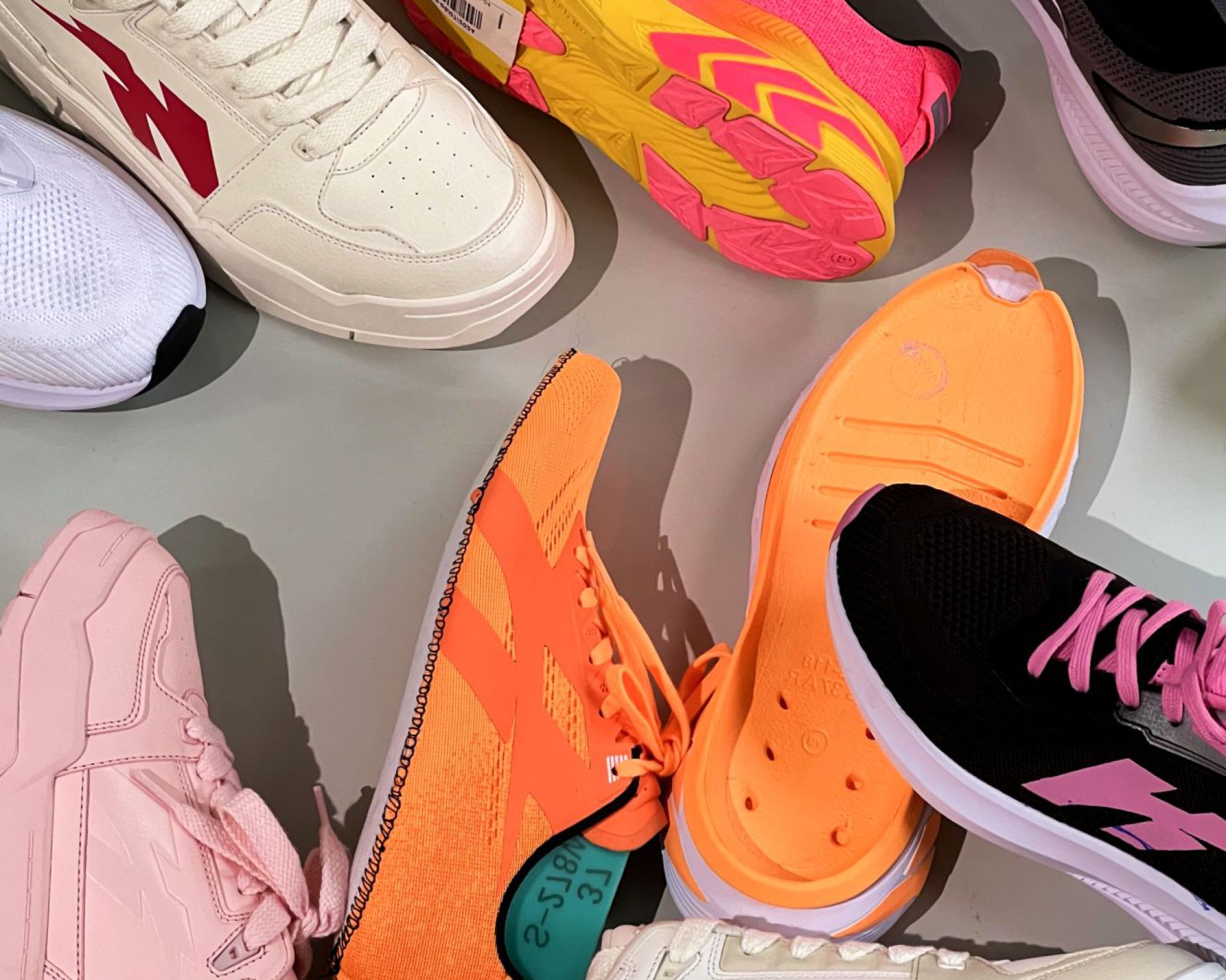 Hunter 越南運動鞋品牌視覺形象設計logo設計，動態字母H