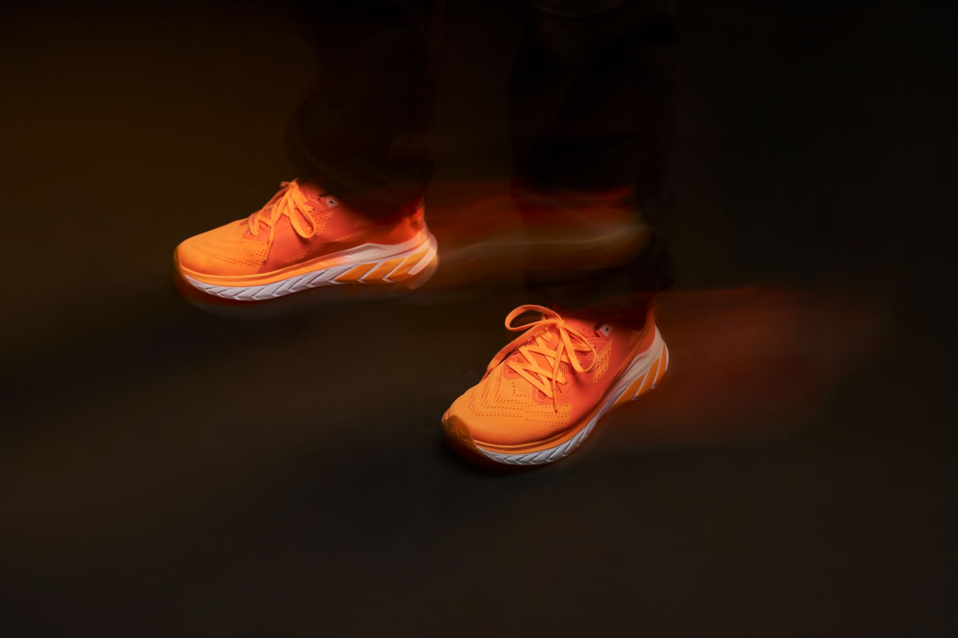 Hunter 越南運動鞋品牌視覺形象設計logo設計，動態字母H