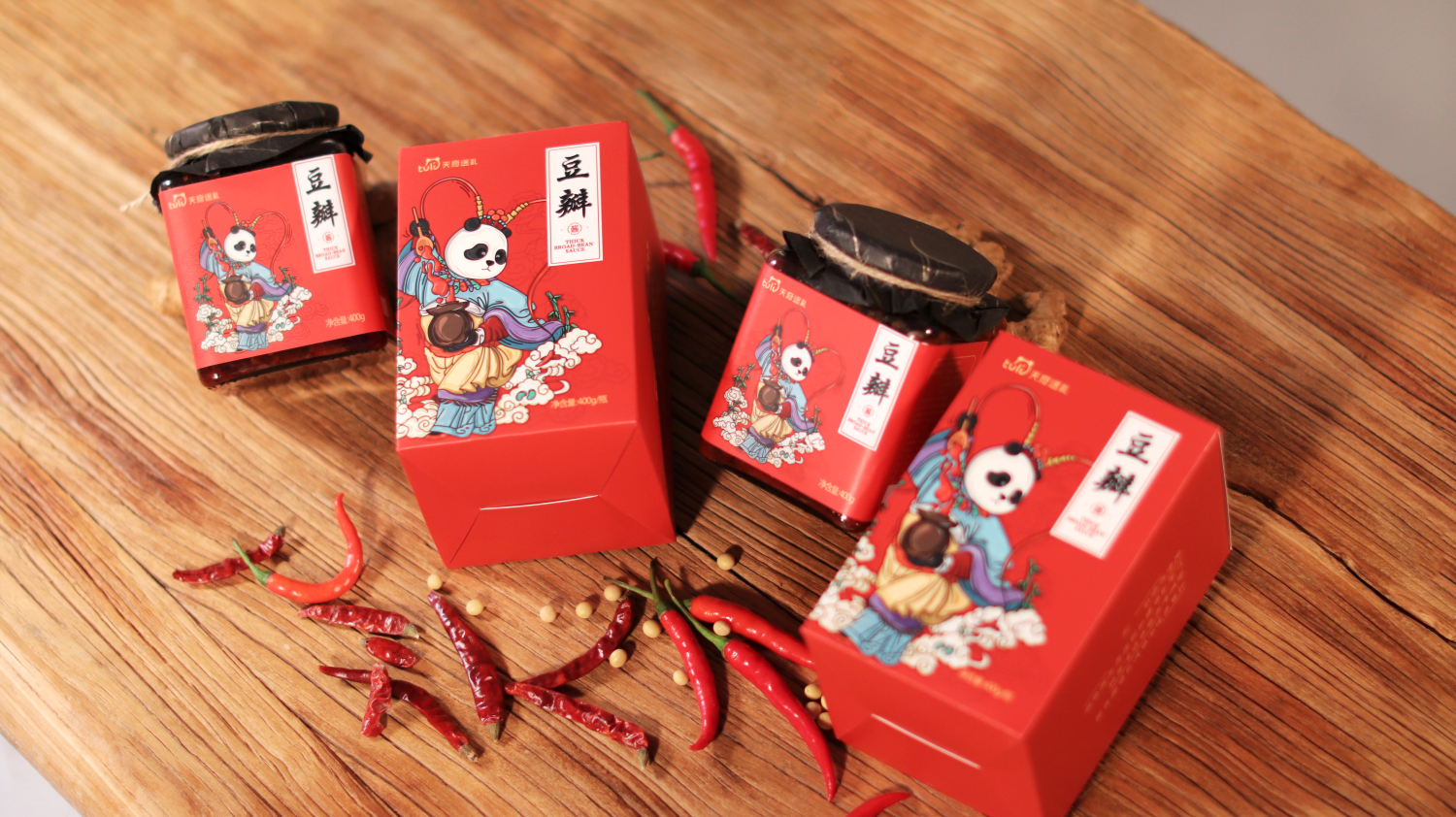 天府途禮豆瓣醬辣醬包裝設計“熊貓川劇戲劇插畫”